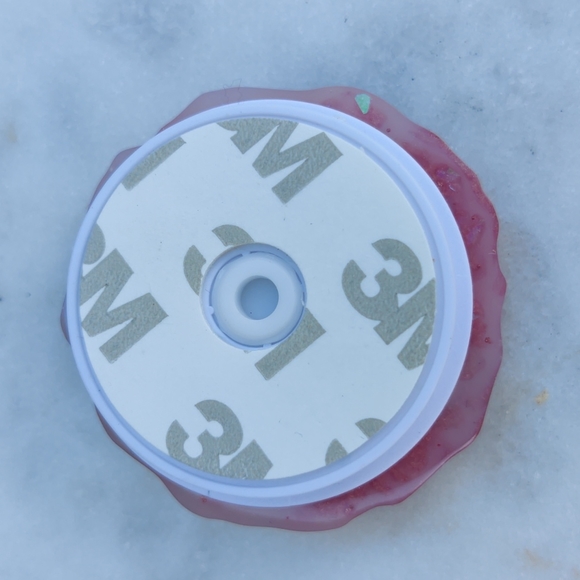 Handmade Flamingo Resin Phone Grip - Picture 4 of 4